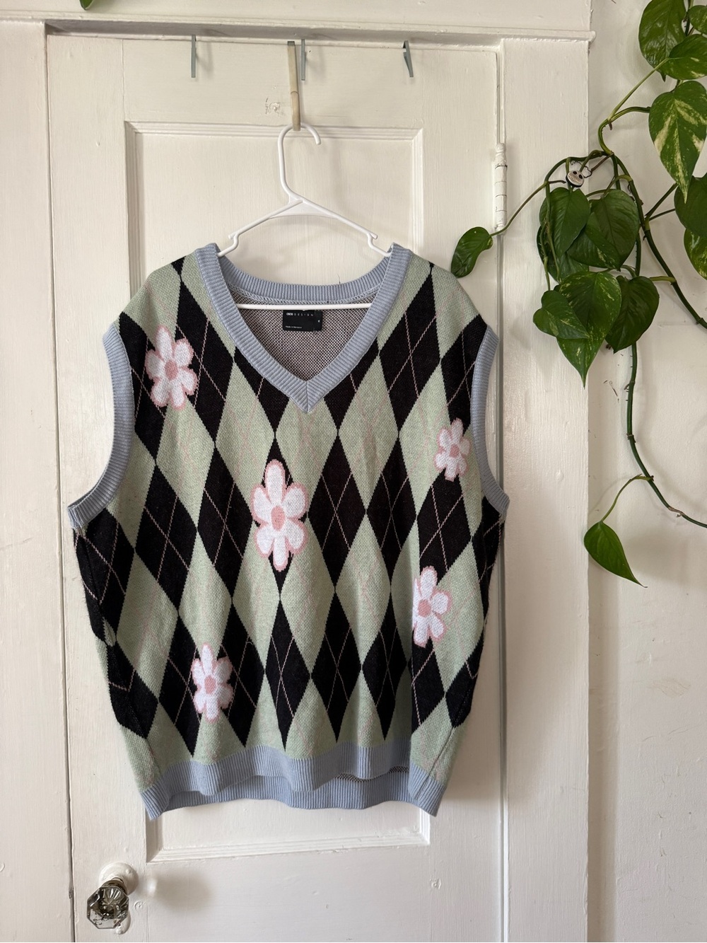 V-Neck Argyle Floral Knit Vest in Sage Green ASOS DESIGN size M
